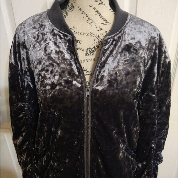 - Charlotte russe gray velour large lined jacket - Picture 3 of 7